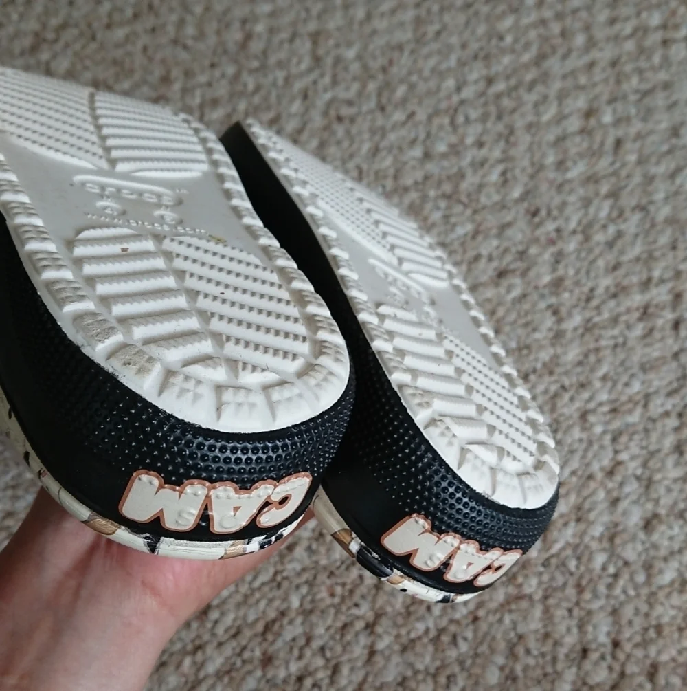 Crocs x Squishmallows Cam Cozzzy Sandal size 6